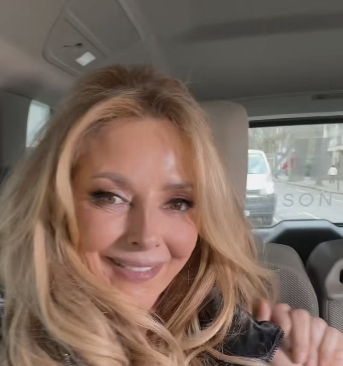 Carol Vorderman #FRnfQLe1