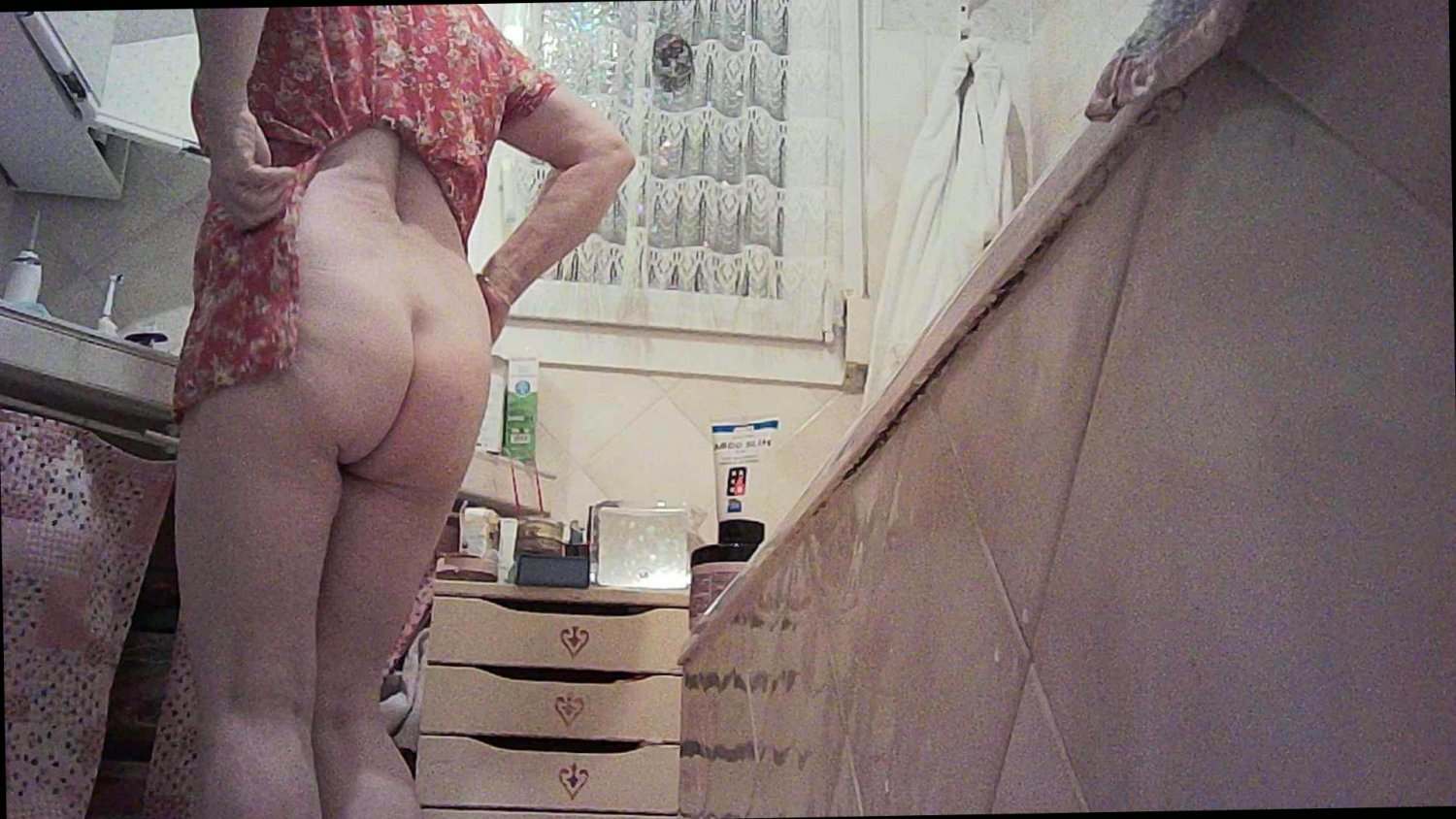 More of Unaware mature nurse Helen goodies #3KUvAN6L