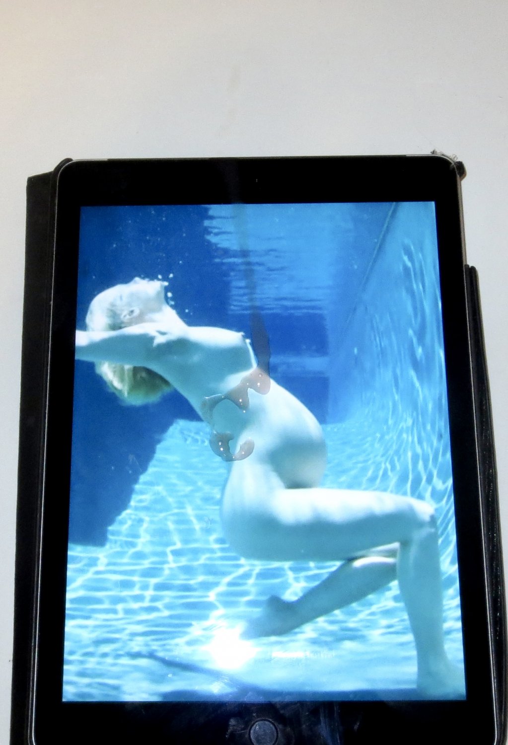 January Jones Blonde MILF Pregnant Celeb Cum Tribute #RNb3HHmJ